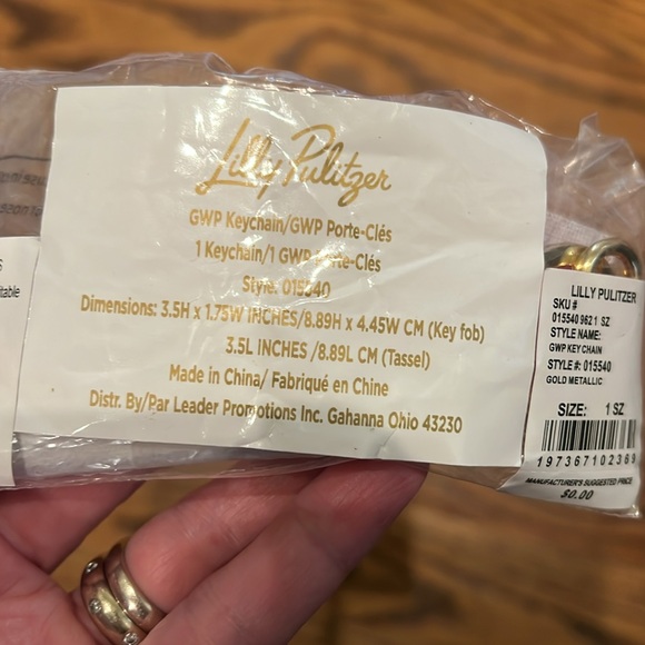 Lilly Pulitzer Retro Pink Tag Keychain Key Ring Gold Metallic Tassel GWP NWT - Picture 4 of 5